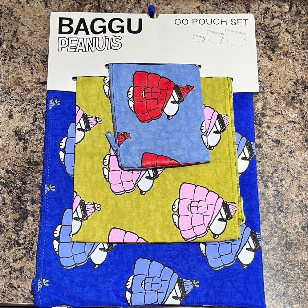 BAGGU X Peanuts Go Pouch Set In Puffer Snoopy - Picture 4 of 8